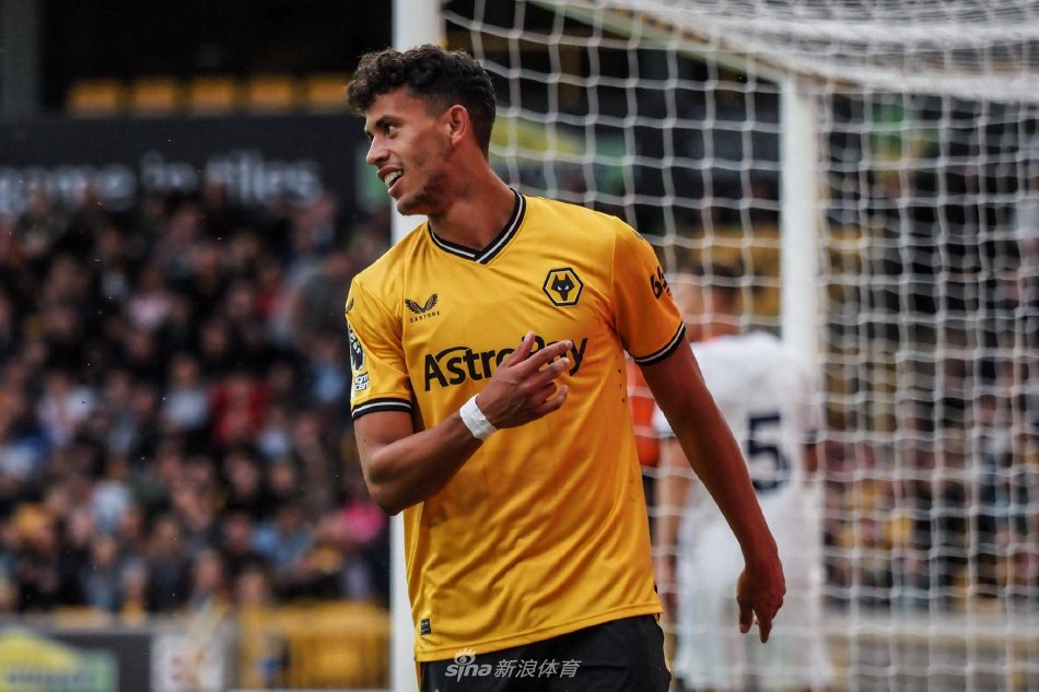 转会背后的 转会背后的