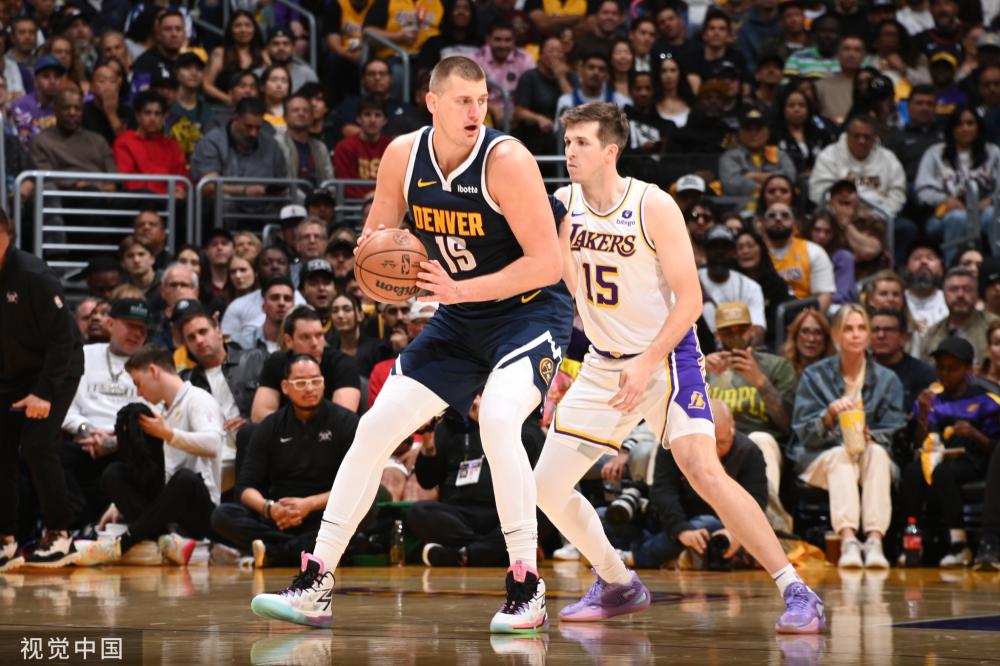 她在快攻中 她在快攻中